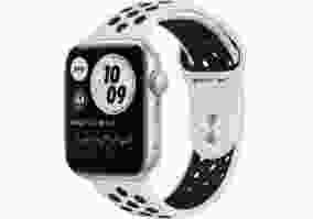 Смарт-годинник Apple Watch Nike SE GPS 44mm Silver Aluminium Case with Pure Platinum/Black Nike Sport Band (MYYH2)