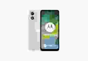 Смартфон Motorola Moto E13 2/64GB Creamy White (PAXT0025)