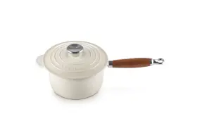 Ковш Le Creuset Wooden Handle Saucepan 18 см Meringue (21139187164460)