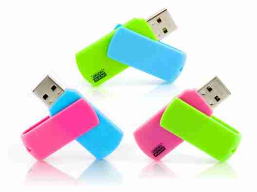 USB флеш накопитель GOODRAM 8GB Colour Mix Black/White USB 2.0 (UCO2-0080KWR11)